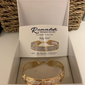 Ronaldo Angelina, size 6 1/2. Brand new, never worn. Box included.